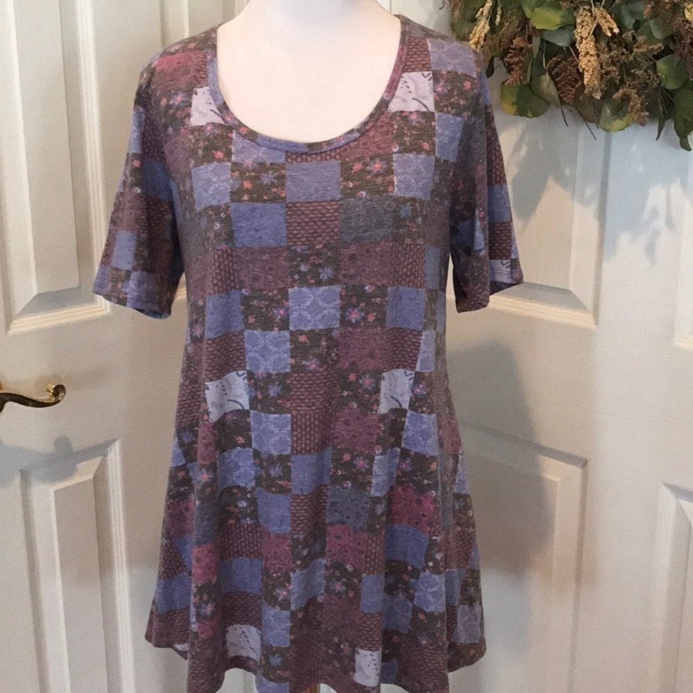 Lularoe perfect T, size sm, new with tags